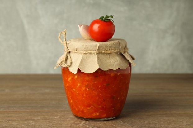 Ajika from tomatoes and garlic for the winter Ajika from tomatoes and garlic for the winter
