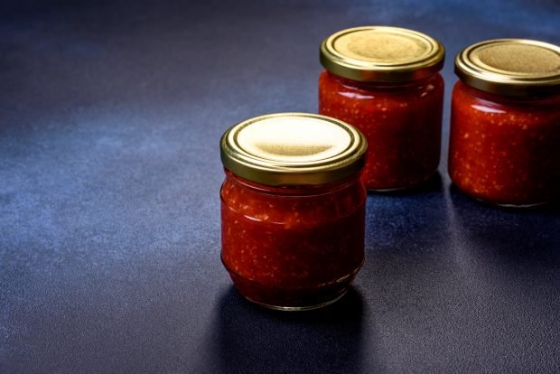 Ajika from zucchini with tomato paste for the winter Ajika from zucchini with tomato paste for the winter