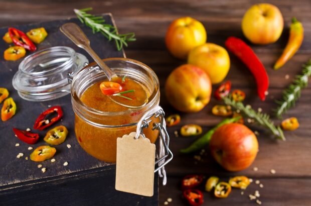 Apple jam with sharp pepper Apple jam with sharp pepper