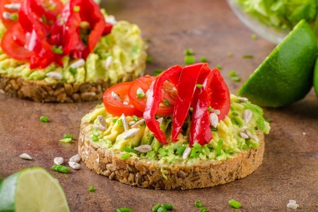 Avocado sandwich and pepper Avocado sandwich and pepper