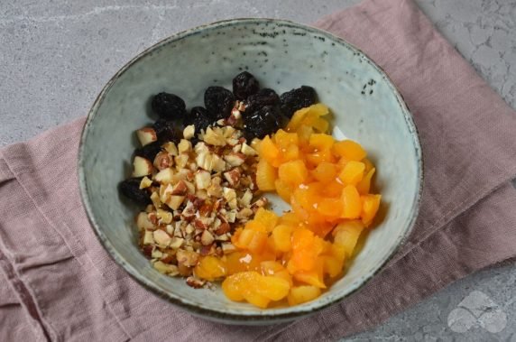 Baked apples with dried fruits - recipe photo, step 2