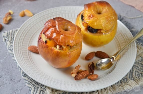 Baked apples with dried fruits - recipe photo, step 4