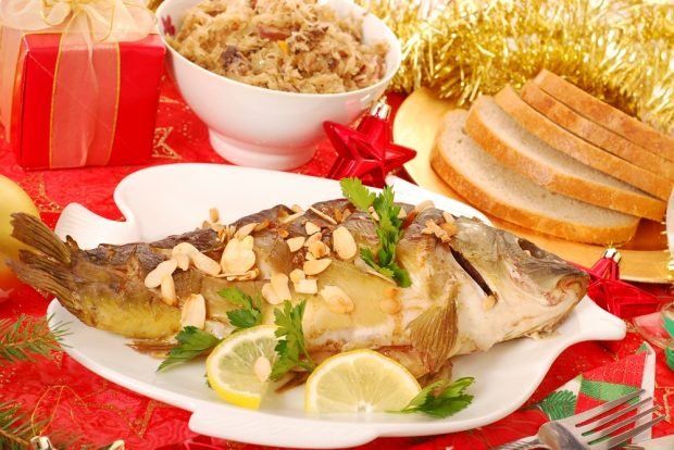 Baked carp with almond flakes Baked carp with almond flakes