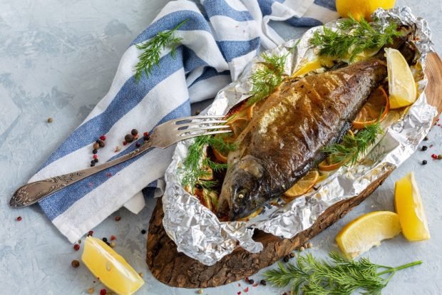 Baked trout in foil