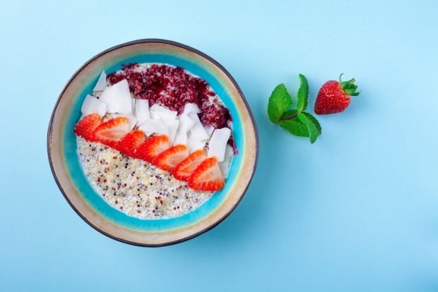 Barley porridge on coconut milk in a slow cooker Barley porridge on coconut milk in a slow cooker