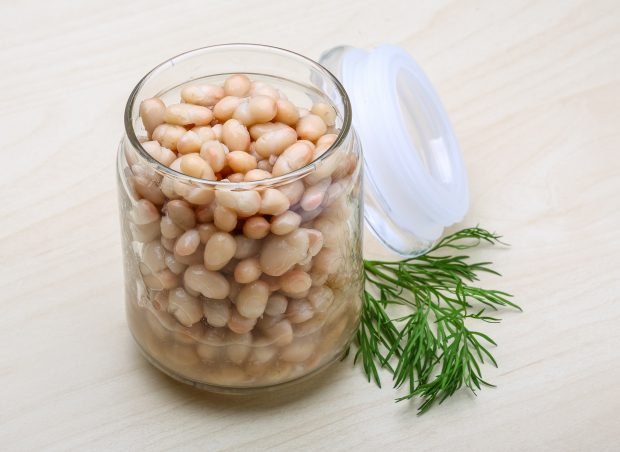 Beans in banks for the winter Beans in banks for the winter