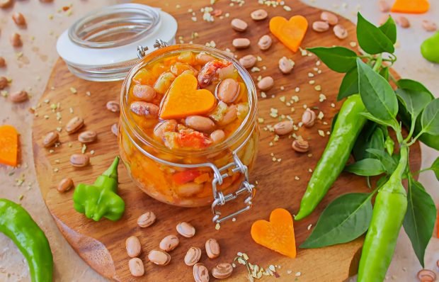 Beans with vegetables for the winter in banks Beans with vegetables for the winter in banks