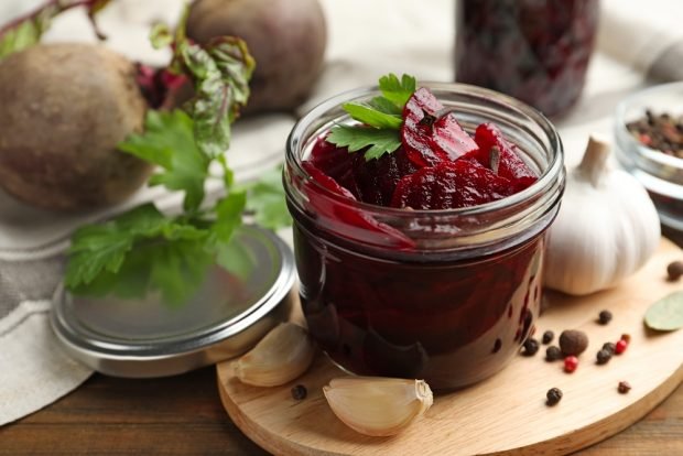 Beetroot and garlic salad Beetroot and garlic salad