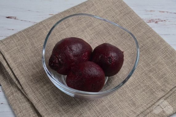 Beetroot and strawberry salad - recipe photo, step 1