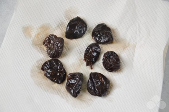 Beetroot salad, prunes and walnuts - recipe photo, step 3