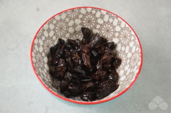 Beetroot salad, prunes and walnuts - recipe photo, step 4