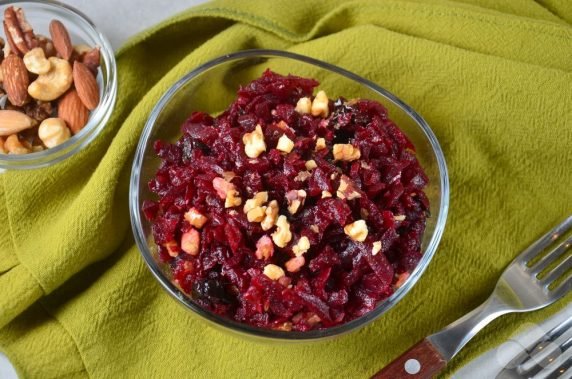 Beetroot salad, prunes and walnuts - recipe photo, step 6