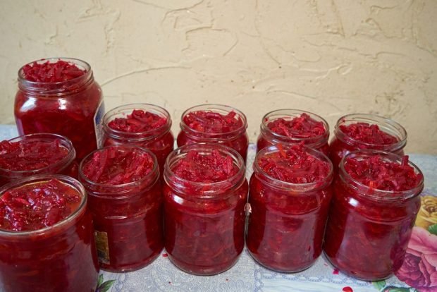 Beetroot without cabbage with tomato paste for the winter