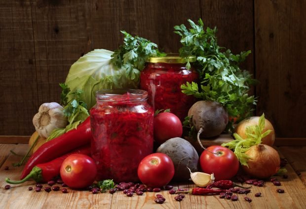 Borsch with cabbage, tomatoes and beets for the winter Borsch with cabbage, tomatoes and beets for the winter
