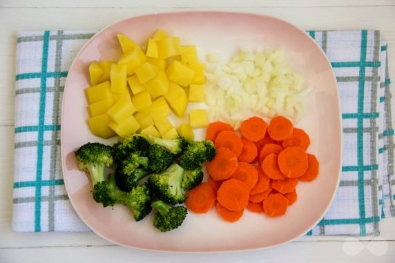 Broccoli and carrot vegetable soup - recipe photo, step 1