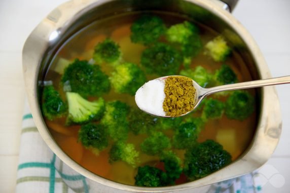 Broccoli and carrot vegetable soup - recipe photo, step 4