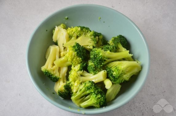 Broccoli chicken under cheese - recipe photo, step 1