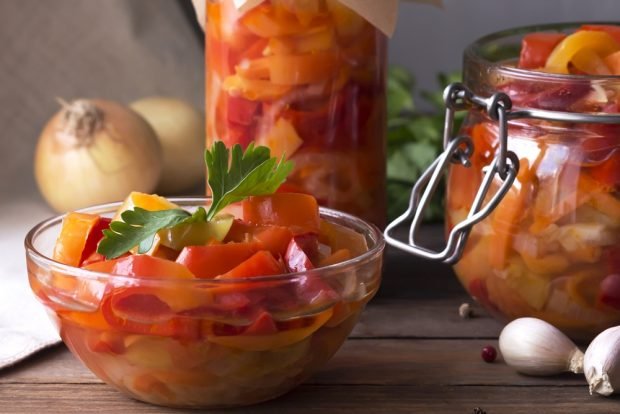 Bulgarian pepper and carrot salad Bulgarian pepper and carrot salad