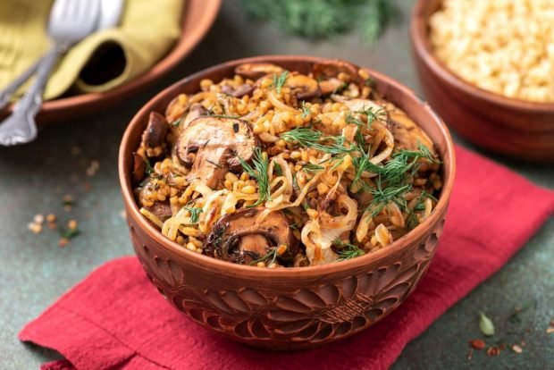 Bulgur pilaf with champignons Bulgur pilaf with champignons