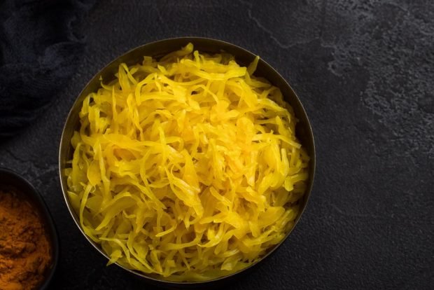 Cabbage in Korean with turmeric Cabbage in Korean with turmeric