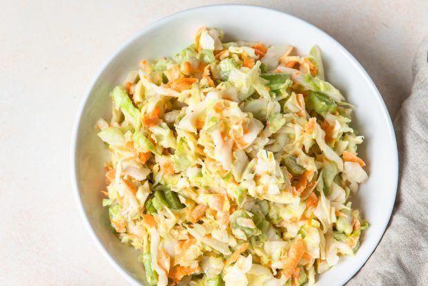 Cabbage salad, carrots and rhubarb Cabbage salad, carrots and rhubarb