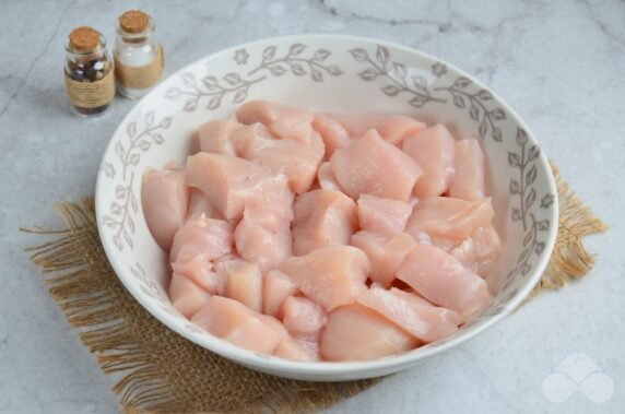 Cabbage stewed with chicken - recipe photo, step 1