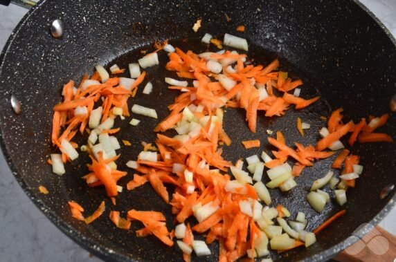 Cabbage stewed with chicken - recipe photo, step 4