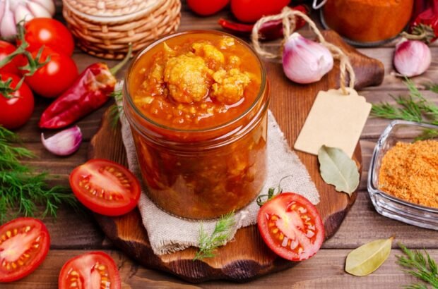 Canned cauliflower in tomato Canned cauliflower in tomato