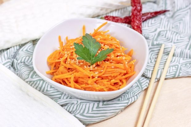 Carrot in Korean with dried chili pepper Carrot in Korean with dried chili pepper