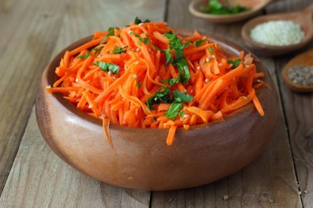 Carrots in Korean with ginger Carrots in Korean with ginger