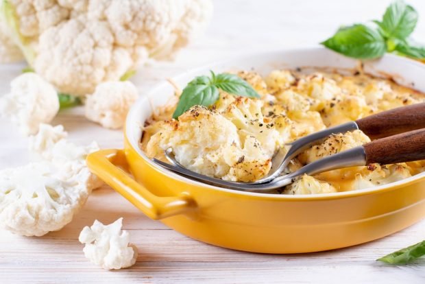 Casserole of colored cabbage with eggs Casserole of colored cabbage with eggs