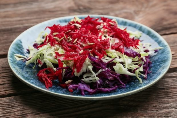 Cauline salad of cabbage with beetroot Cauline salad of cabbage with beetroot