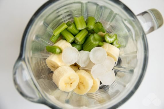 Celery and banana - recipe photo, step 2