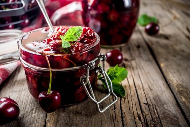 Cherry jam without sugar Cherry jam without sugar