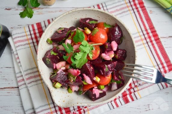 Cherry salad with beets and tomatoes - recipe photo, step 4