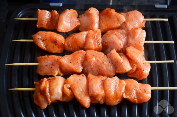 Chicken kebabs in Greek on the grill - recipe photo, step 5