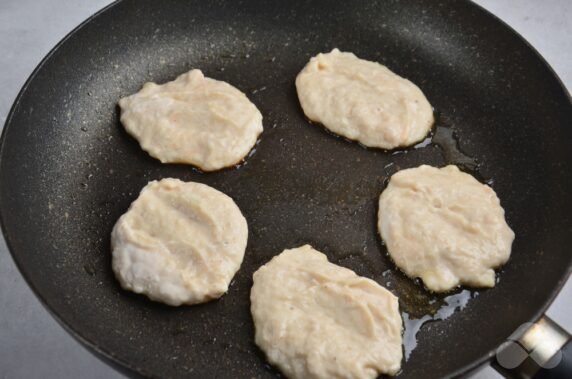 Chicken pancakes on yogurt - recipe photo, step 5
