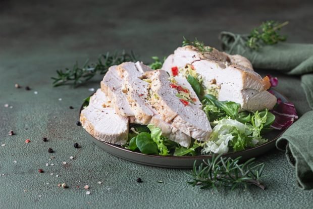 Chicken roll with vegetables in a slow cooker Chicken roll with vegetables in a slow cooker