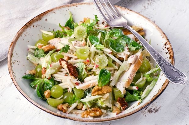 Chicken salad, celery and apple