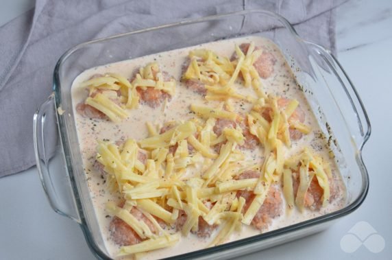 Chicken yokes in cream with paprika - recipe photo, step 3