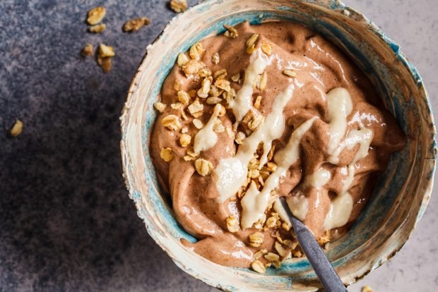 Chocolate-banana ice cream with walnut paste Chocolate-banana ice cream with walnut paste