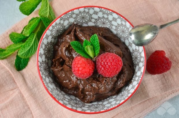 Chocolate mousse from avocado