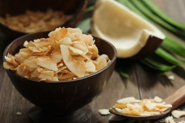 Coconut chips Coconut chips