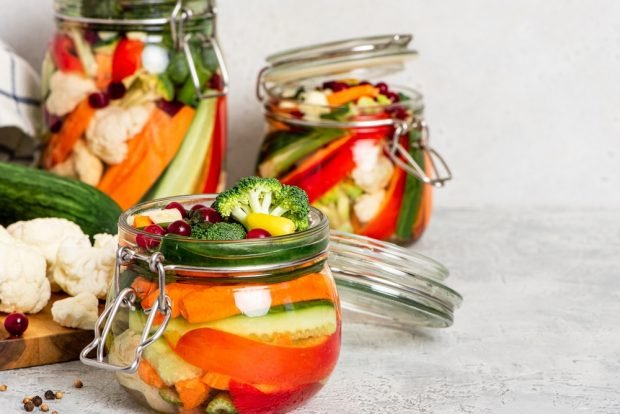 Color vegetable salad for the winter Color vegetable salad for the winter