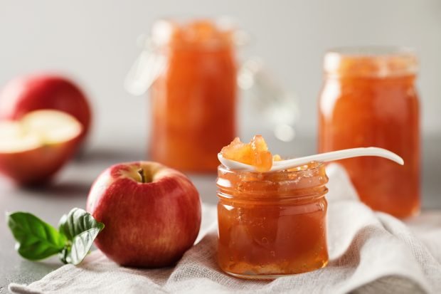 Confitis from apples for the winter Confitis from apples for the winter
