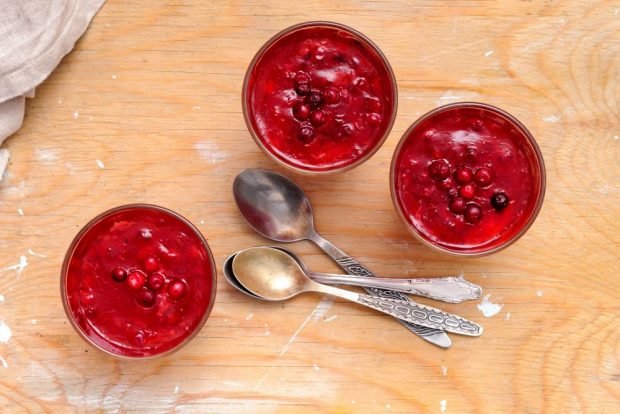 Cranberry jelly with starch