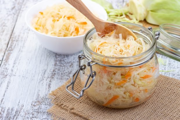 Crispy sauerkraut with carrots for the winter Crispy sauerkraut with carrots for the winter