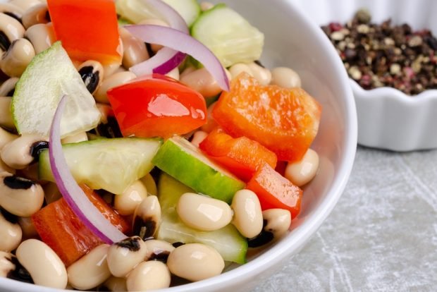 Cucumber salad and beans Cucumber salad and beans