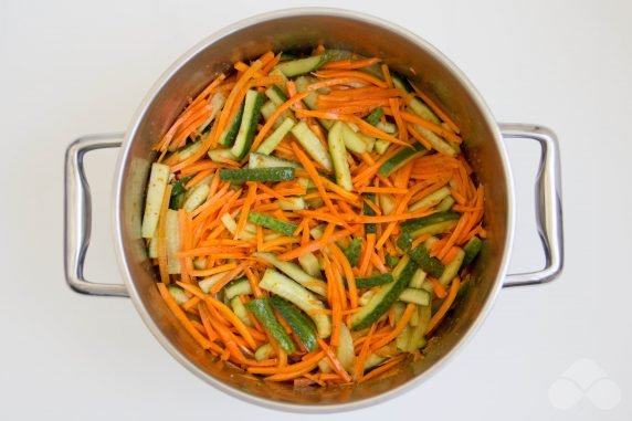 Cucumbers in Korean for the winter without sterilization - recipe photo, step 4