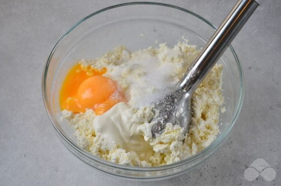 Curd casserole on yolks - recipe photo, step 2